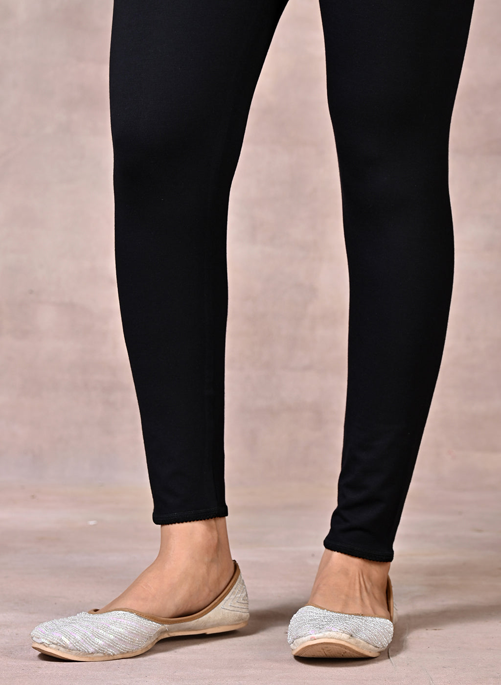 Black Ankle Length Plain Legging – Lakshita