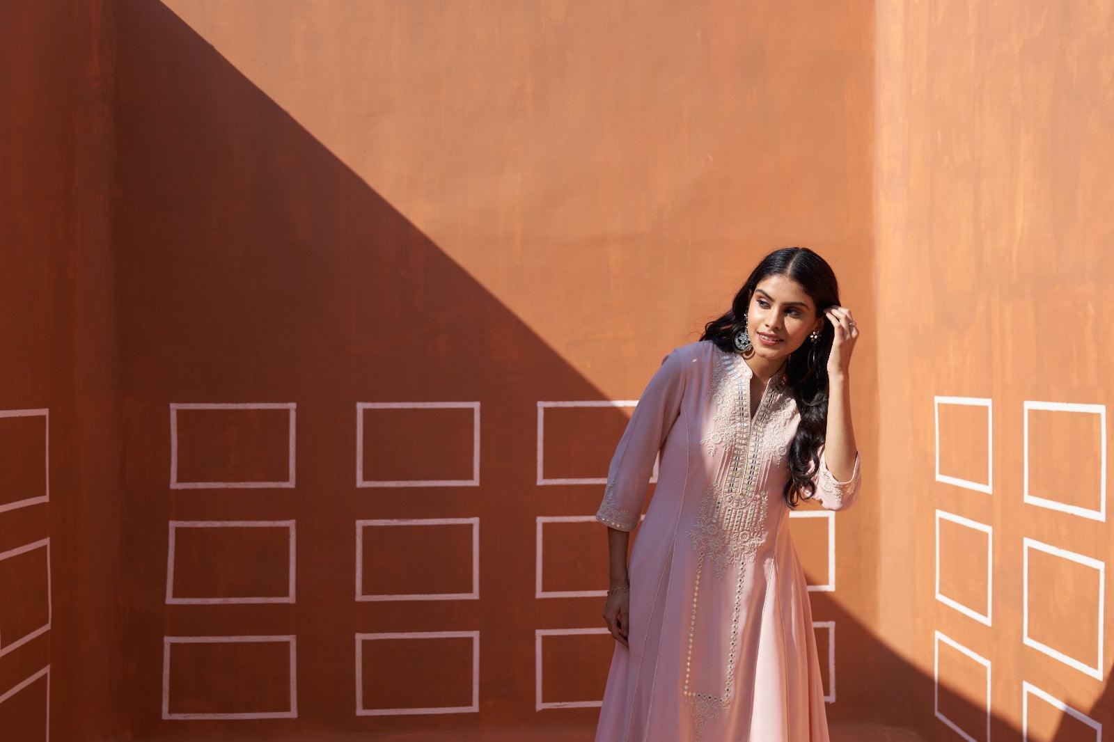 A GUIDE BY LAKSHITA FOR A BEWITCHING SUMMER WEDDING LOOK - Lakshita