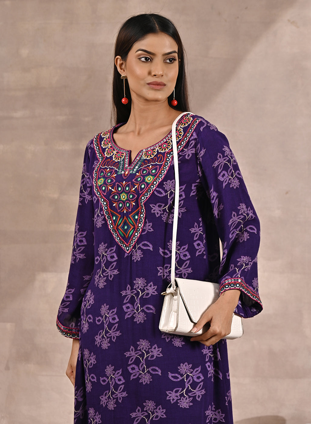 Purple Floral Print Dhaage Collection Kurta With Embroidery With White Handbag