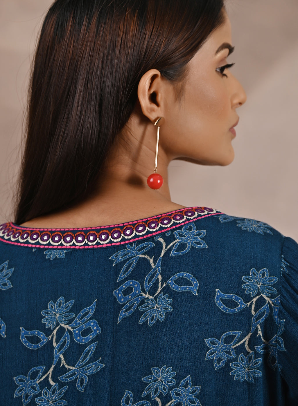 Back View of Teal Floral Print Dhaage Collection Kurta With Embroidery