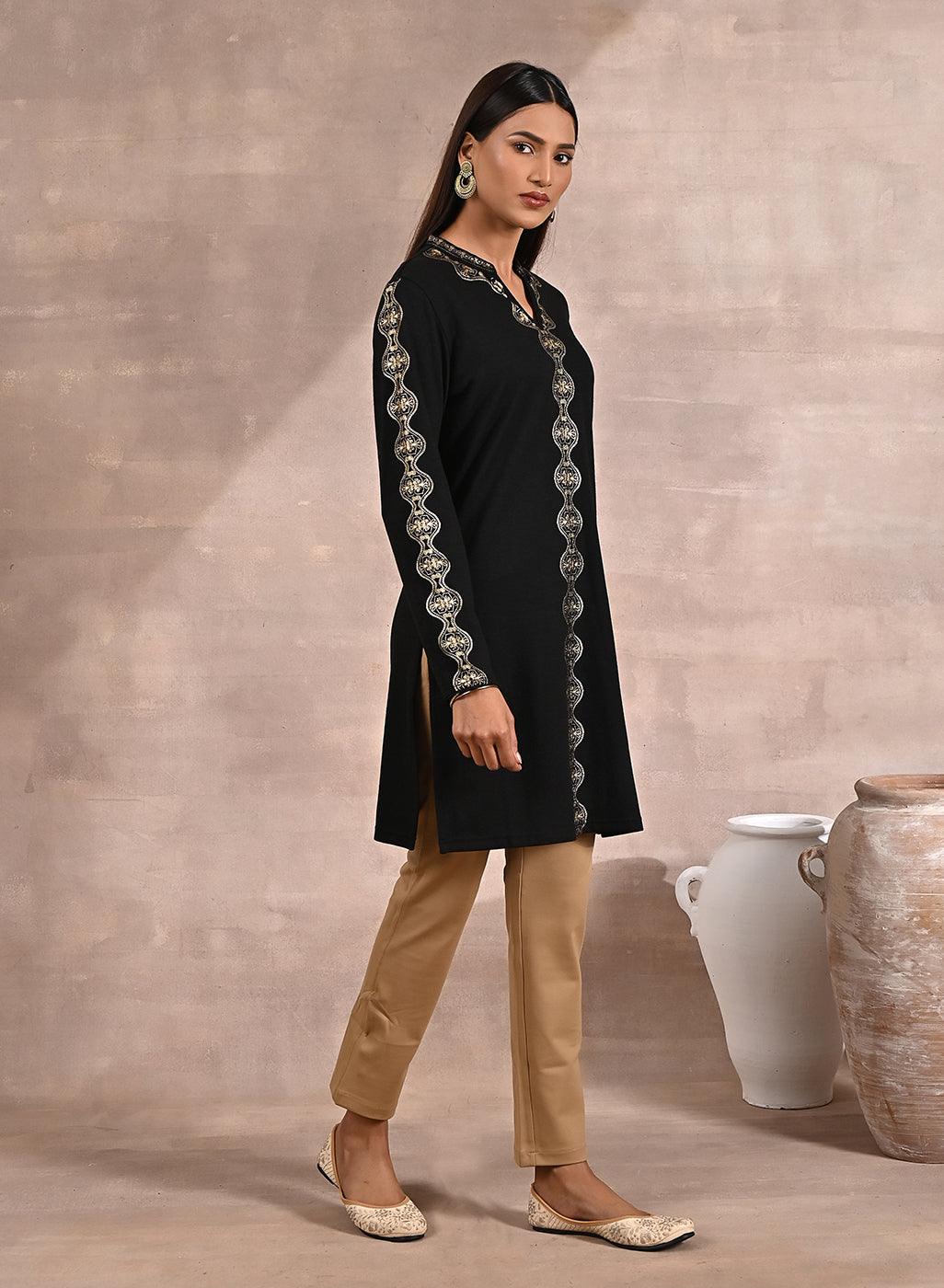 Black Solid Woolen Kurti with Foil Print - Lakshita