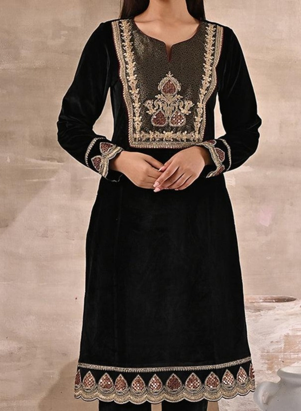 Charcoal Black Velvet Kurta Set With Heavy Front Yoke Zari Embroidery