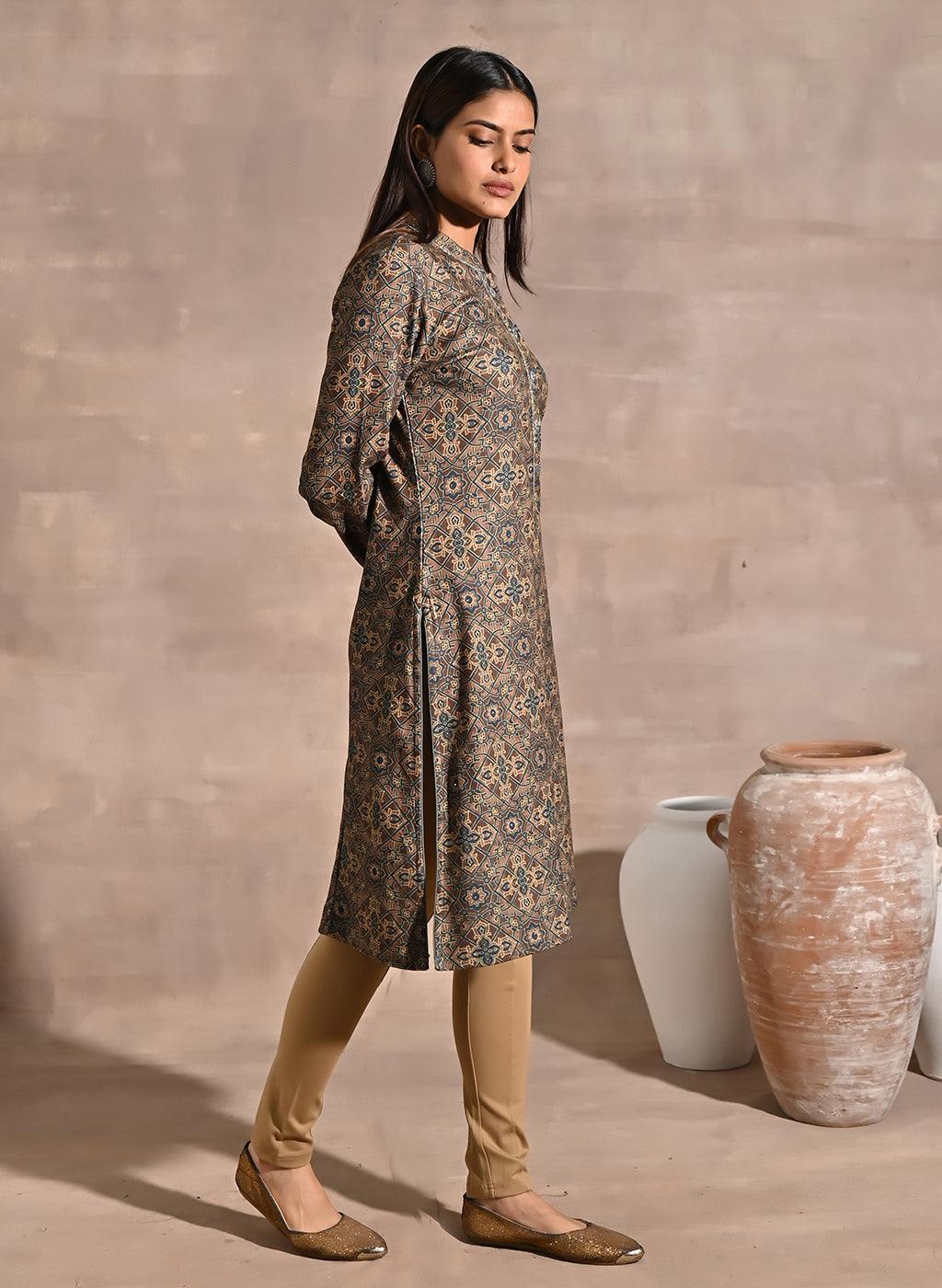 Green Geometric Print Woolen Kurta with Decorative Placket - Lakshita