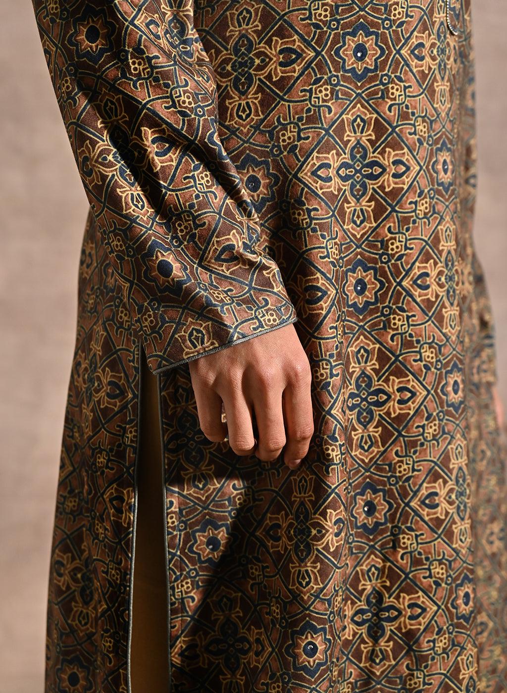 Green Geometric Print Woolen Kurta with Decorative Placket - Lakshita