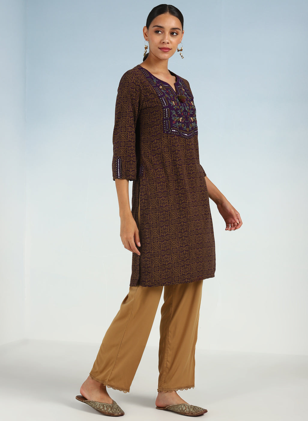 Purple Round Neck Straight Fit kurti with Patch Work