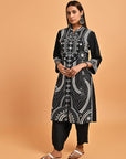 Black Straight Embroidered Kurta with 3/4th Sleeves - Lakshita