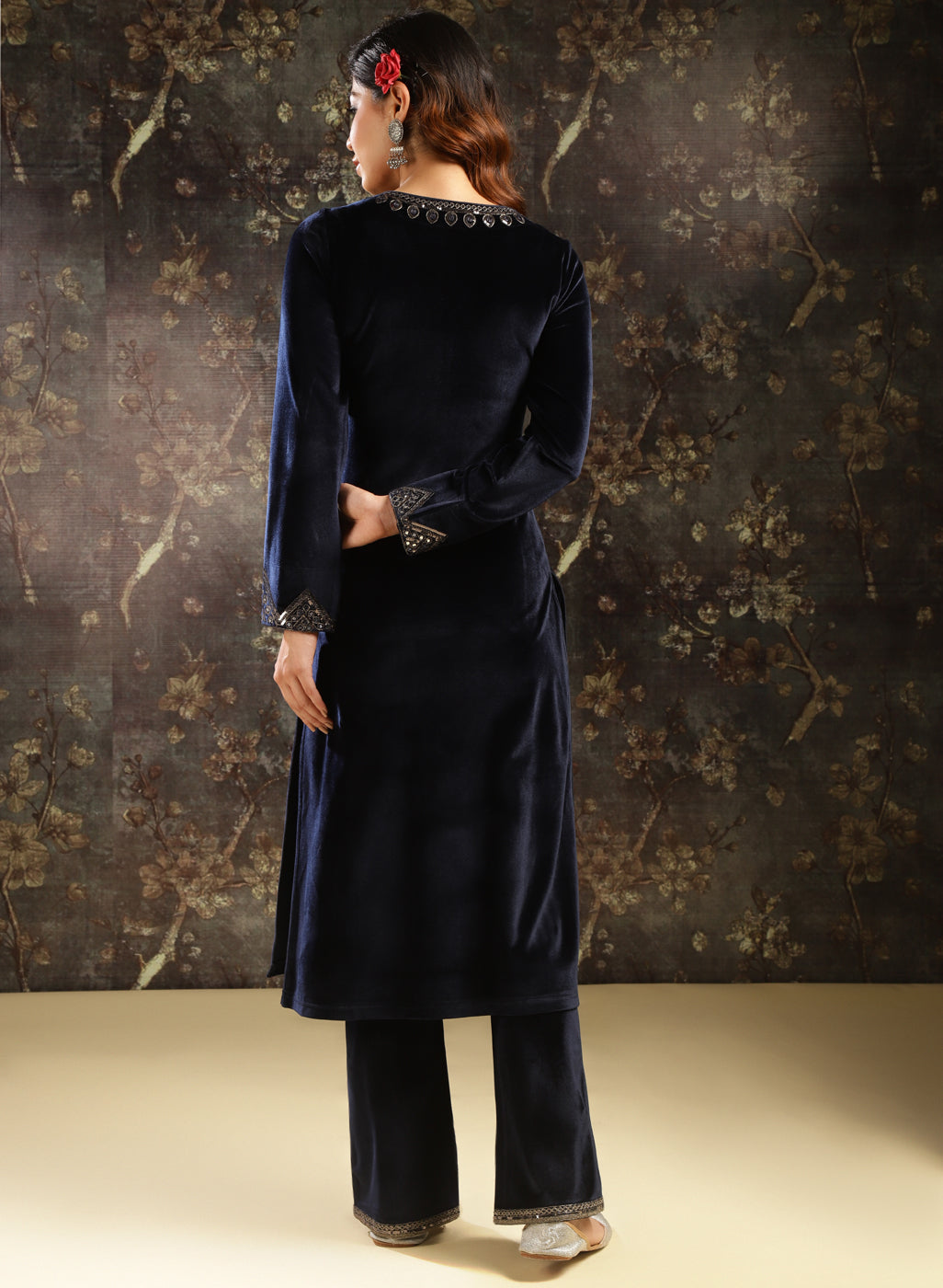 Women Royal Blue Velvet Embroidered Kurta With Tulip Pants