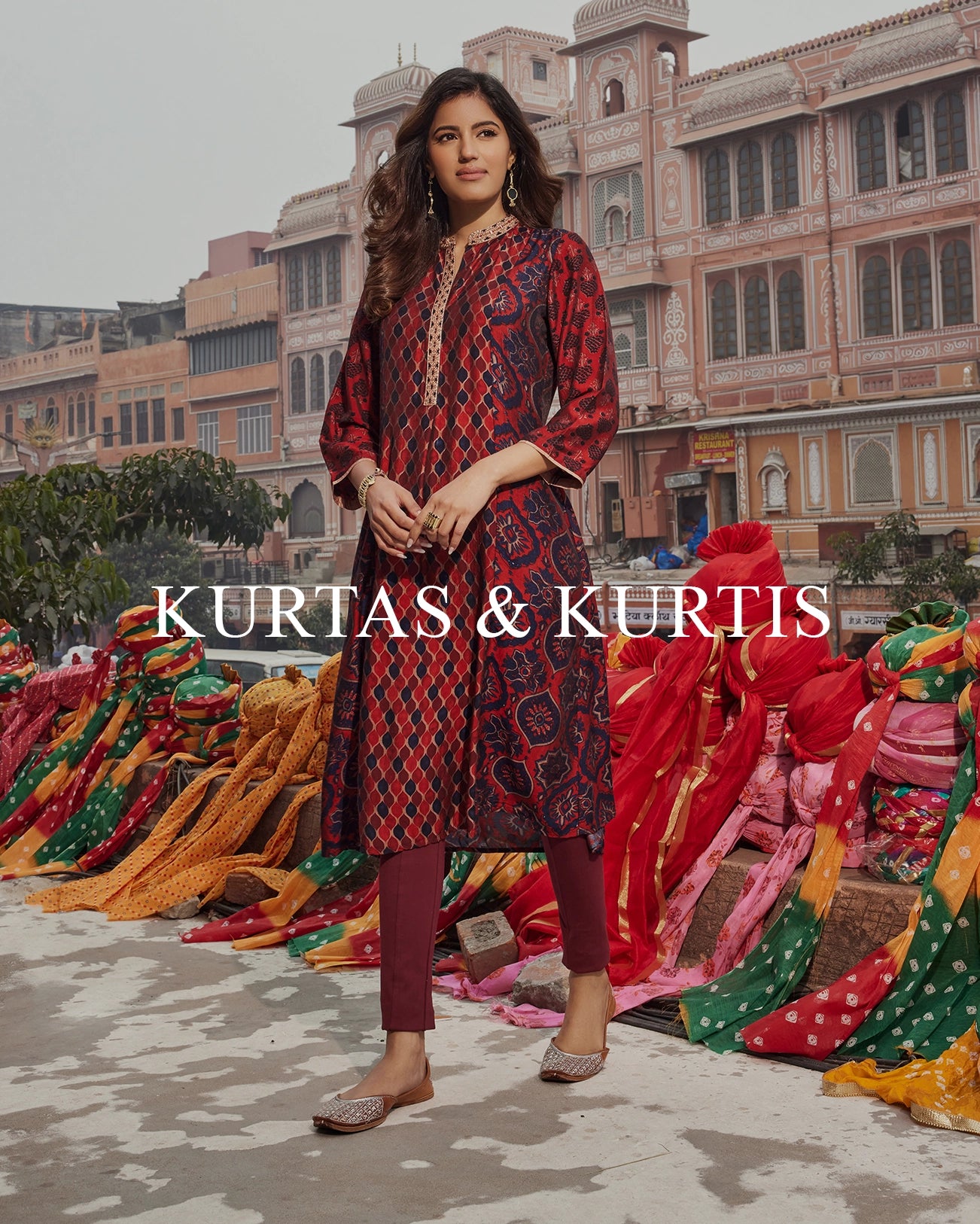 Beautiful and Stylish Poses in Kurti with Jeans for girls|Jyoti  Kumari|#shorts #jkshorts #PoseWithJK - YouTube