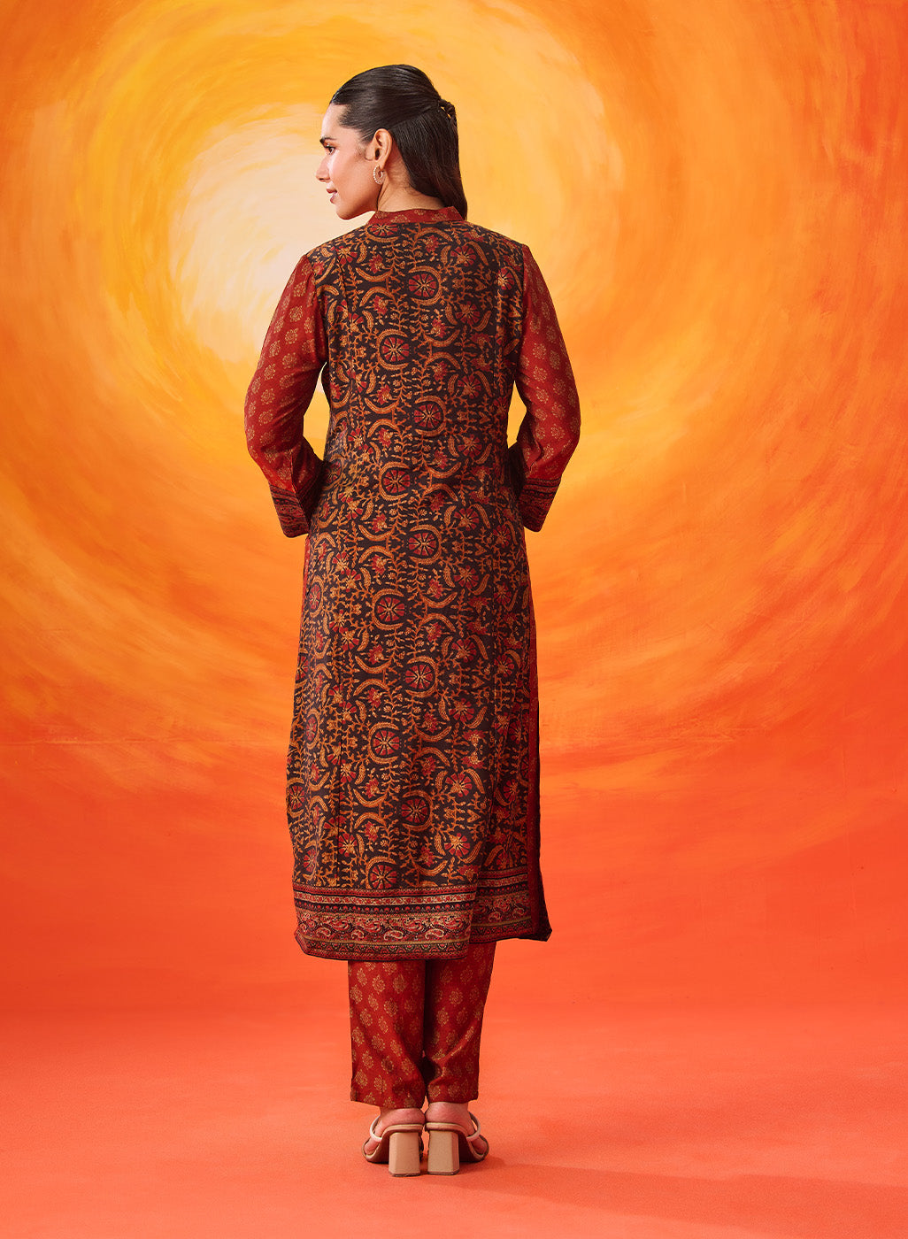 Gul Rukh Ab Gulrukh Black Traditional Printed Long Kurta Set – Lakshita