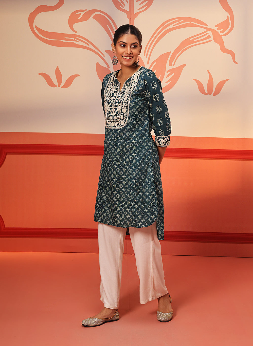 Women'S Indigo Flaired Kurta With Belt