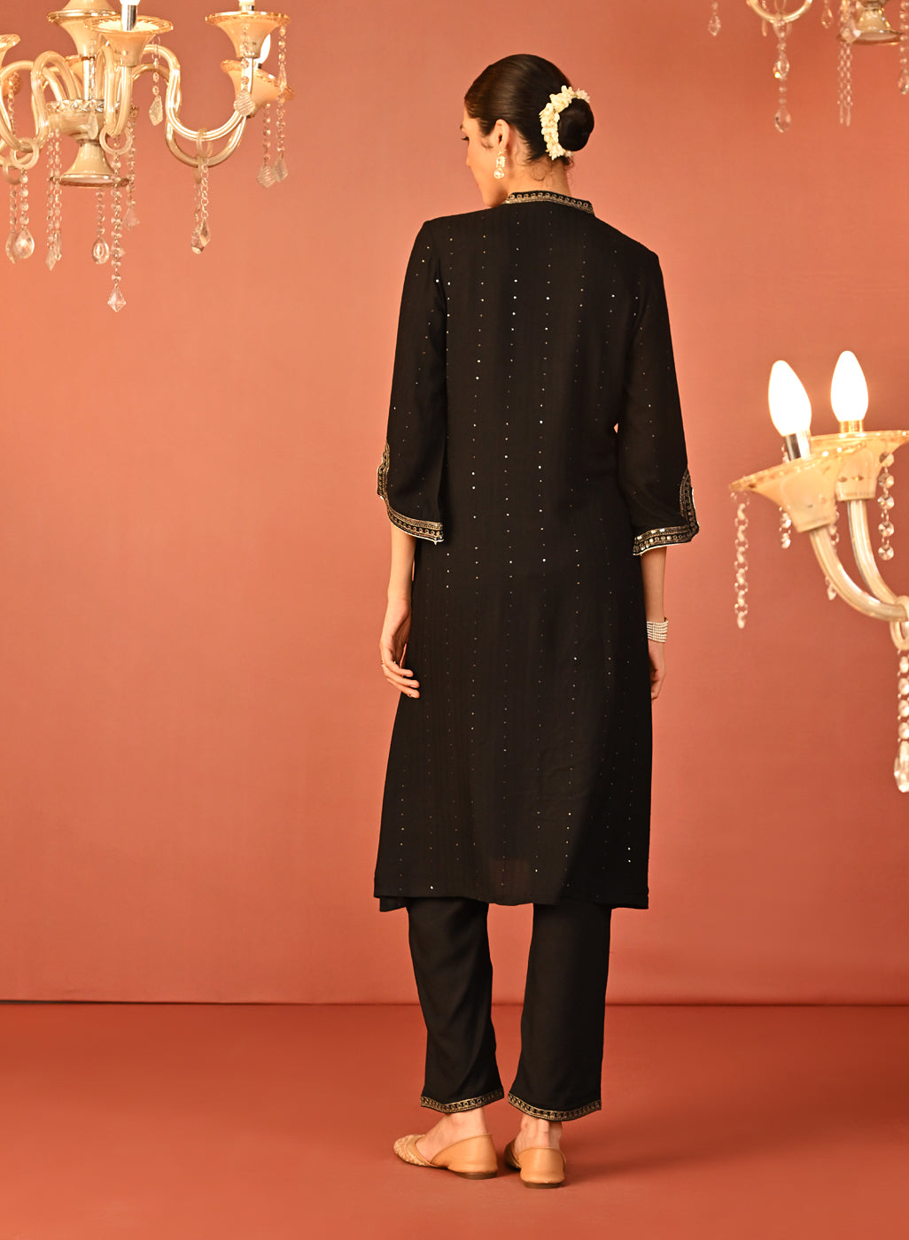 Raima Black Embroidered Rayon Kurta Set – Lakshita