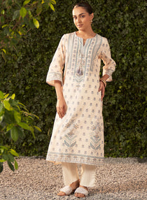 Women's kurta with delicate embroidery, three-quarter sleeves, and a timeless silhouette for an elegant look.
