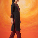 Surma Black Embroidered Straight Kurta