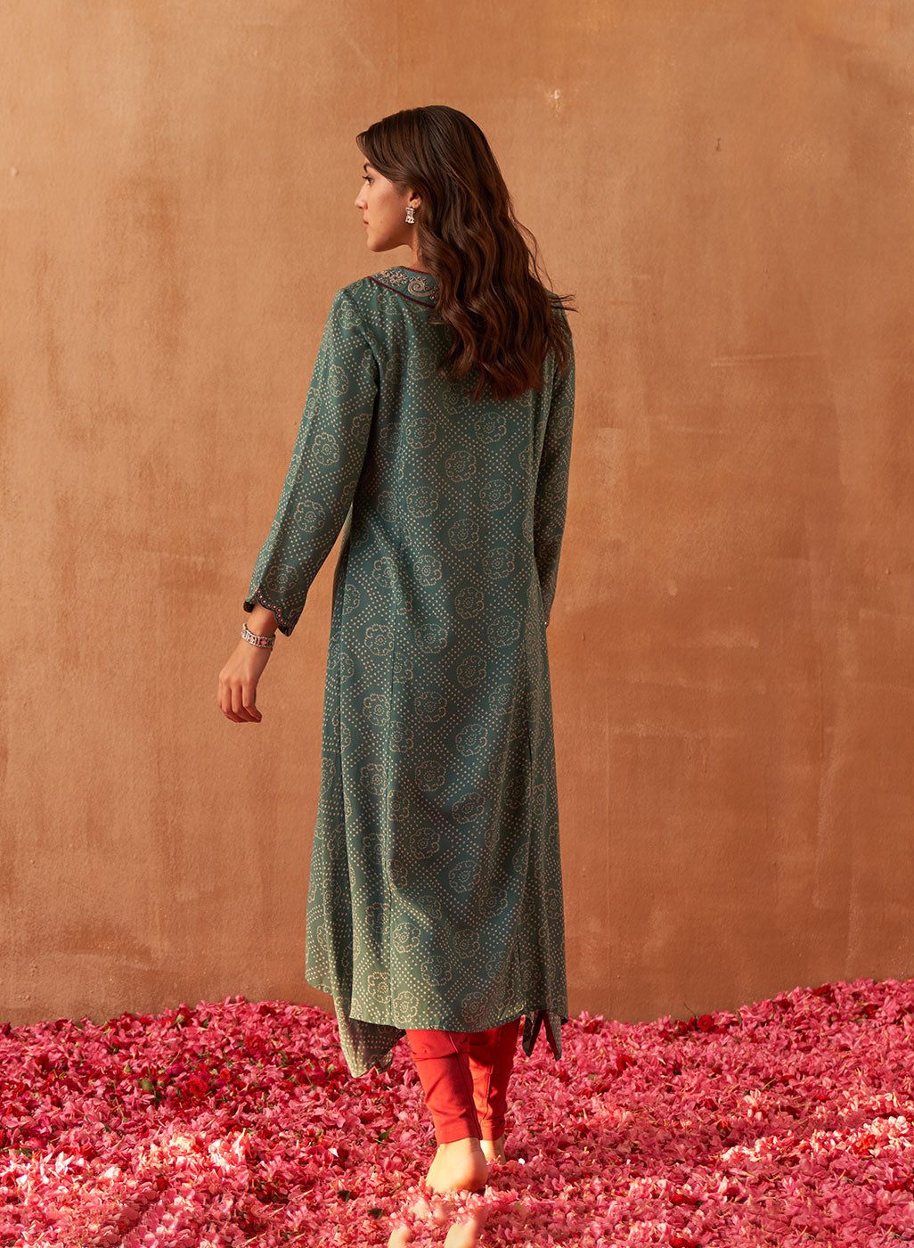 Green Dhaage Collection Kurta With Embroidery