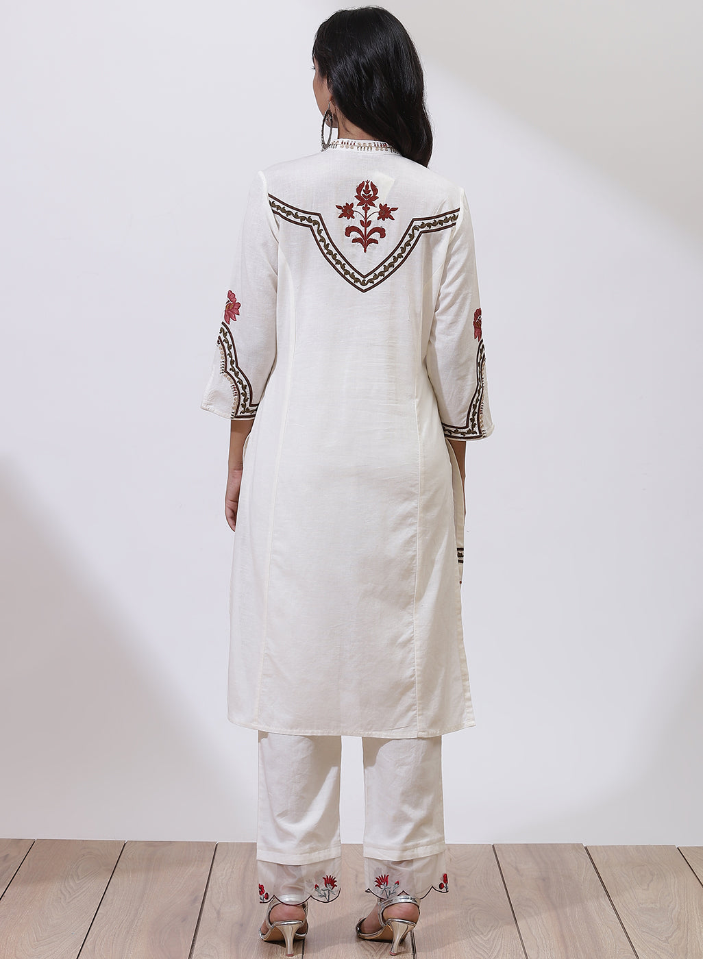 Ivory Kurta with Mughal Aari Embroidery