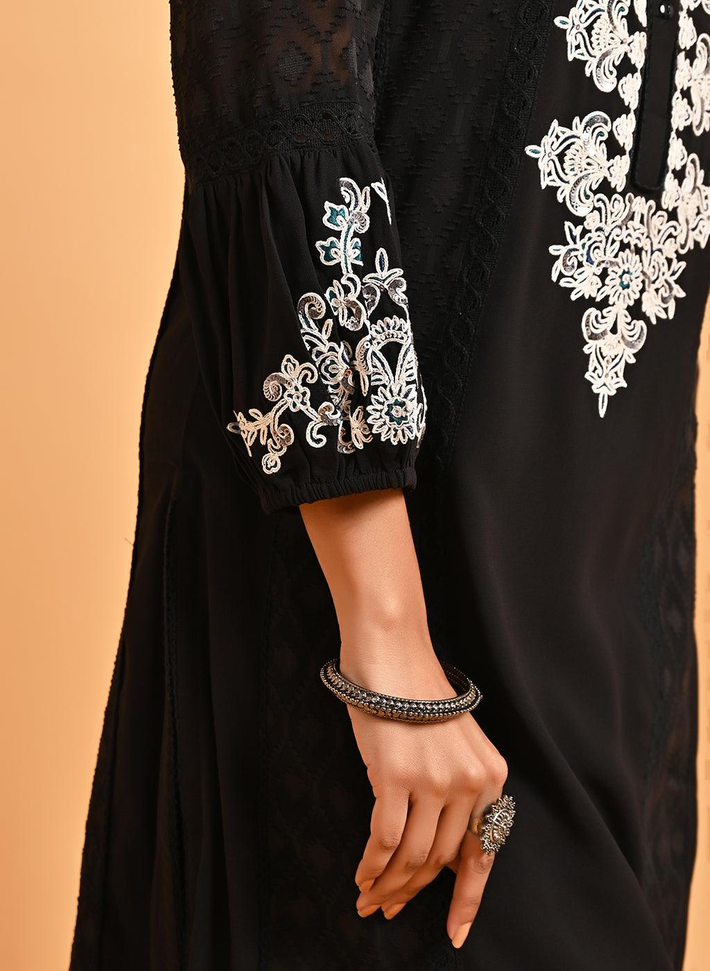 Black Long Kurta with Embroidery and Flared Sleeves 23SSLK03051-6 ...